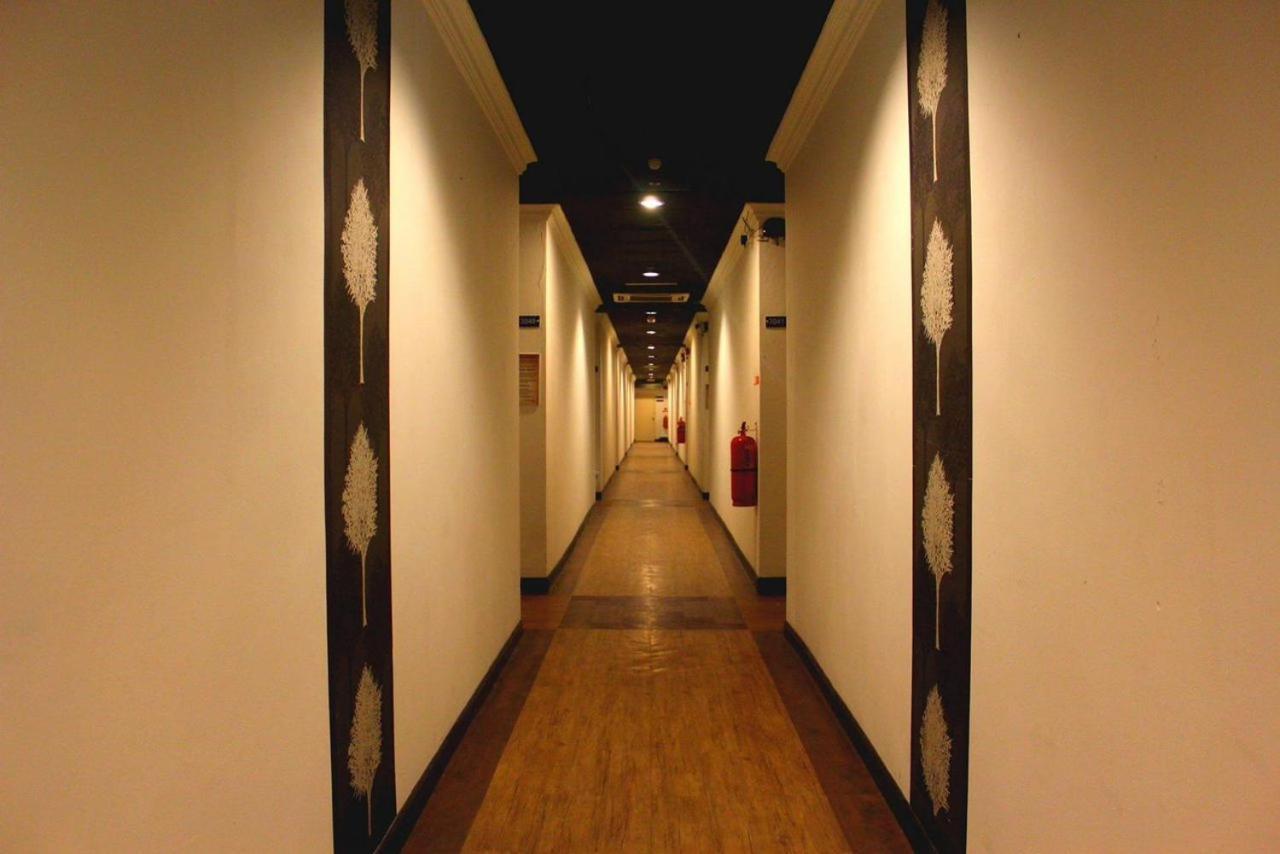 โอโย 89847 สวิทซ์ พาราไดซ์ โฮเต็ล Hotel โกตาคินาบาลู ภายนอก รูปภาพ