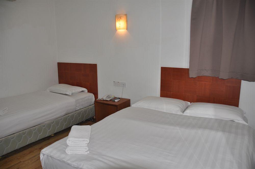 โอโย 89847 สวิทซ์ พาราไดซ์ โฮเต็ล Hotel โกตาคินาบาลู ภายนอก รูปภาพ